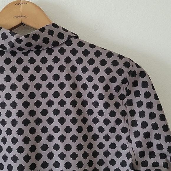 Chico's Taupe Black Dot Wrinkle Resistant Button Front Shirt Size Small S - Picture 5 of 8